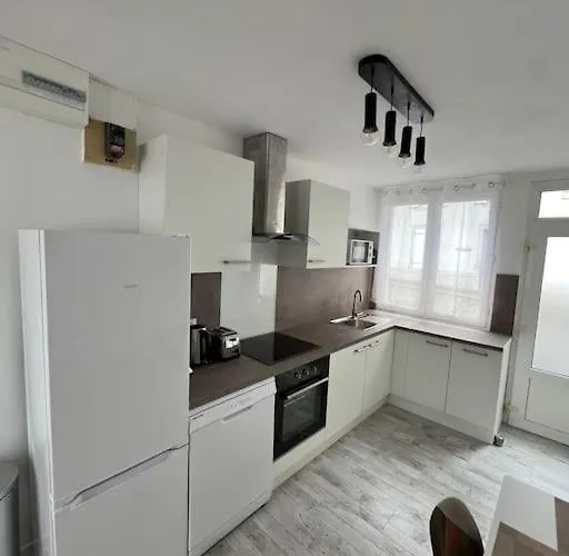 Appartement 3 Pièces Moderne 2 à 6 Personnes